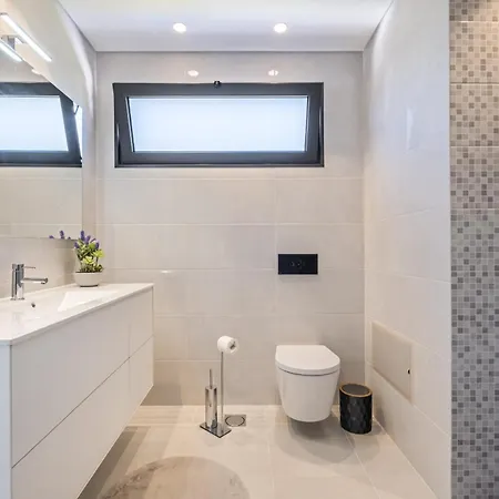 Apartment Contemporary B By Madeira Sun Travel *