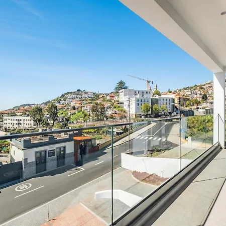 Contemporary B By Madeira Sun Travel *