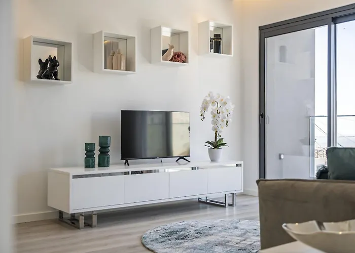 Contemporary B By Homie Funchal (Madeira)