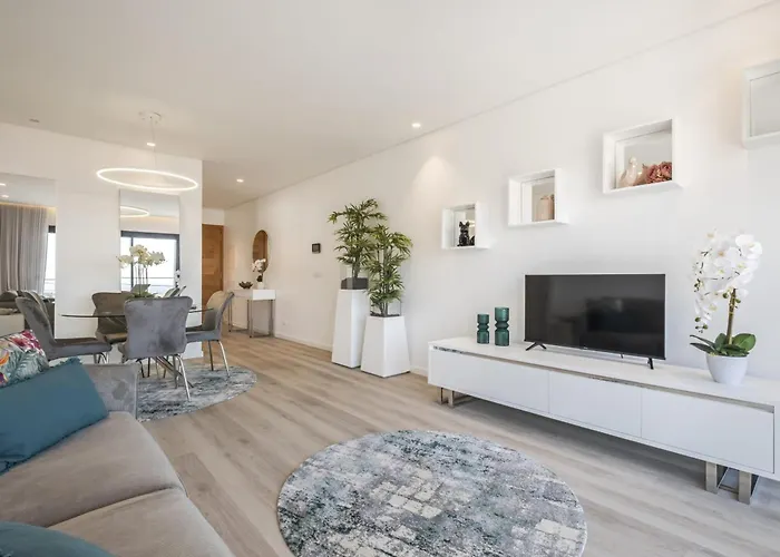 Contemporary B By Homie * Funchal (Madeira)